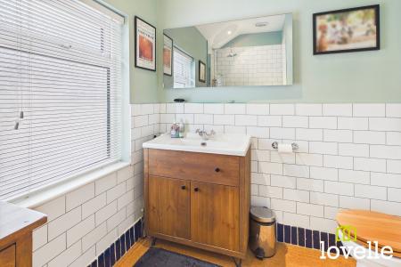 5 bedroom Terraced House for sale in Marlborough Avenue, Kingston upon Hull, HU5