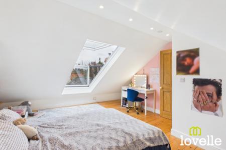 5 bedroom Terraced House for sale in Marlborough Avenue, Kingston upon Hull, HU5