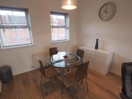 2 bedroom Flat to let in Plimsoll Way, Victoria Dock, Hull, HU9