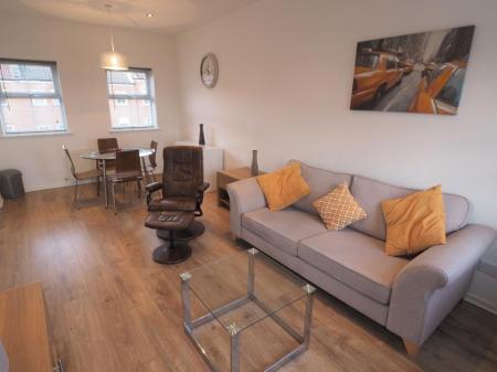 2 bedroom Flat to let in Plimsoll Way, Victoria Dock, Hull, HU9