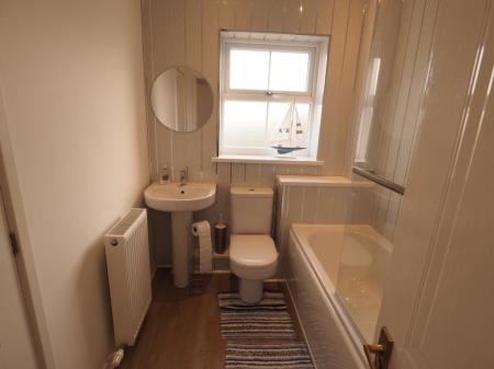2 bedroom Flat to let in Plimsoll Way, Victoria Dock, Hull, HU9
