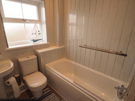 2 bedroom Flat to let in Plimsoll Way, Victoria Dock, Hull, HU9