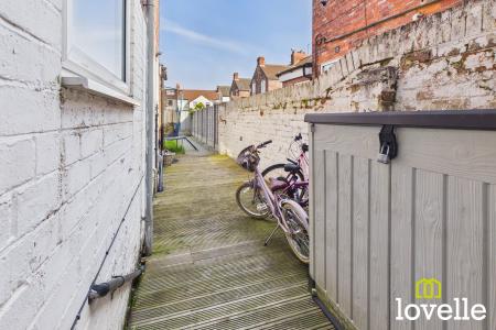 3 bedroom Terraced House for sale in Westcott Street, Kingston upon Hull, HU8