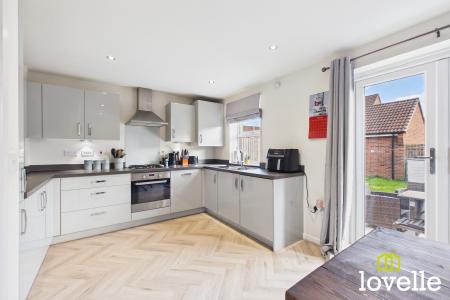3 bedroom Semi-detached house for sale in Hazelwood Drive, Hessle, East Riding of Yorkshire, HU13