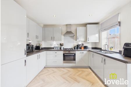 3 bedroom Semi-detached house for sale in Hazelwood Drive, Hessle, East Riding of Yorkshire, HU13