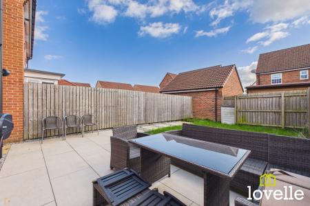 3 bedroom Semi-detached house for sale in Hazelwood Drive, Hessle, East Riding of Yorkshire, HU13