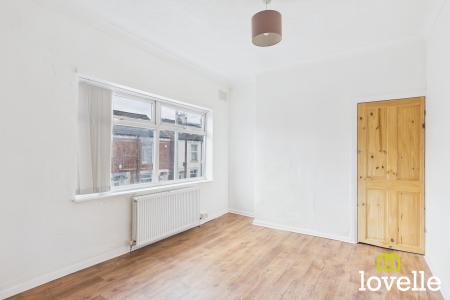 2 bedroom Terraced House to let in Estcourt Street, Hull, HU9