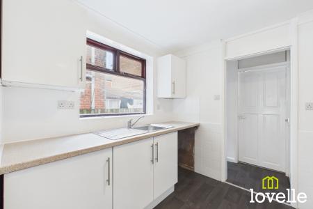 2 bedroom Terraced House to let in Estcourt Street, Hull, HU9