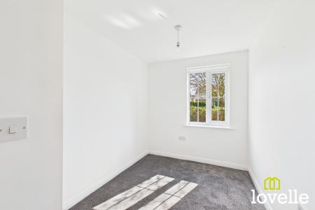 2 bedroom Flat to let in Chandlers Court, Victoria Dock, Hull, HU9