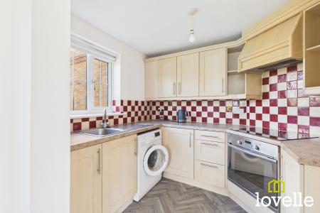 2 bedroom Flat to let in Chandlers Court, Victoria Dock, Hull, HU9