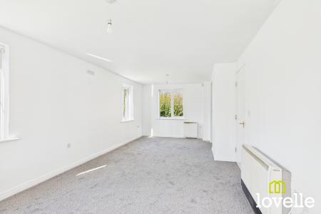 2 bedroom Flat to let in Chandlers Court, Victoria Dock, Hull, HU9