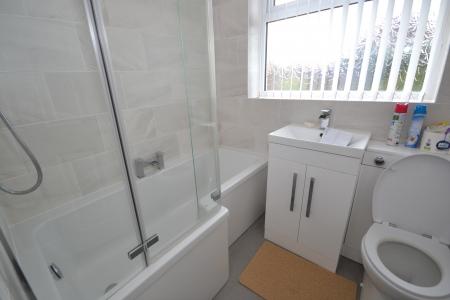 2 bedroom Bungalow for sale in Broad Oak, Hull, HU11