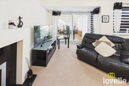 3 bedroom Semi-detached house for sale in Woodleigh Drive, Hull, HU7