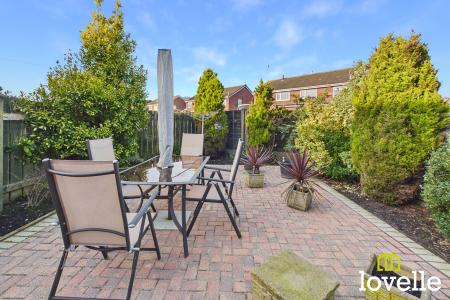 3 bedroom Semi-detached house for sale in Woodleigh Drive, Hull, HU7
