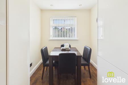 3 bedroom Semi-detached house for sale in Woodleigh Drive, Hull, HU7