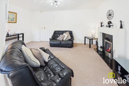 3 bedroom Semi-detached house for sale in Woodleigh Drive, Hull, HU7
