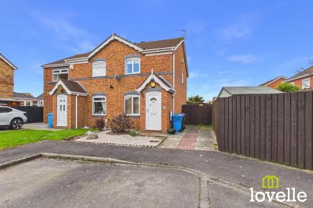 2 bedroom Semi-detached house to let in Charlstown Way, Victoria Dock, Hull, HU9