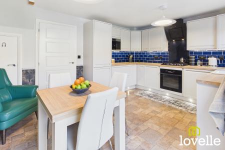 3 bedroom Semi-detached house for sale in Boundary Way, Kingston upon Hull, HU4