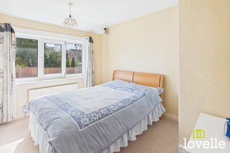 3 bedroom Semi-detached house for sale in Kerry Drive, Kirk Ella, East Riding of Yorkshire, HU10