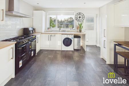 2 bedroom Terraced House for sale in Lamorna Avenue, Kingston upon Hull, HU8