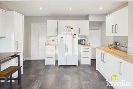 2 bedroom Terraced House for sale in Lamorna Avenue, Kingston upon Hull, HU8