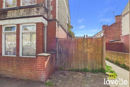 2 bedroom End of terrace house for sale in Goddard Avenue, Kingston upon Hull, HU5