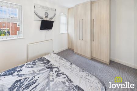 2 bedroom Semi-detached house for sale in Tudor Drive, Hull, HU6