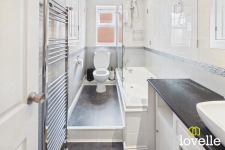 2 bedroom Semi-detached house for sale in Tudor Drive, Hull, HU6