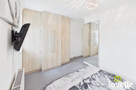 2 bedroom Semi-detached house for sale in Tudor Drive, Hull, HU6