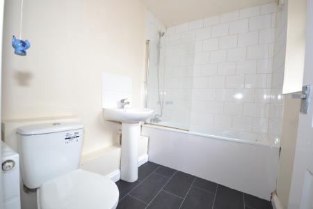 2 bedroom Terraced House to let in Egton Street, Hull, HU8
