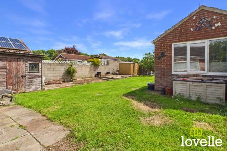 2 bedroom Detached bungalow for sale in Smook Hills Road, Hollym, East Riding of Yorkshire, HU19