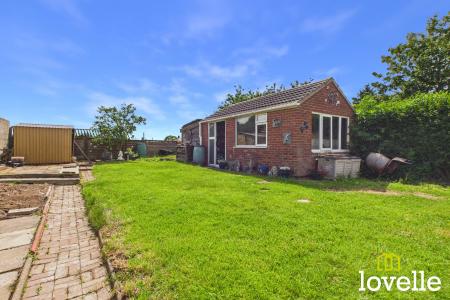 2 bedroom Detached bungalow for sale in Smook Hills Road, Hollym, East Riding of Yorkshire, HU19