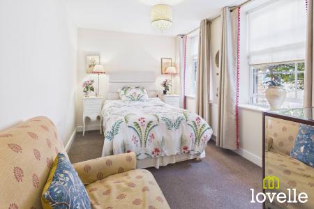 2 bedroom Flat for sale in Chanterlands Avenue, Kingston upon Hull, HU5