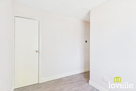 2 bedroom Semi-detached house for sale in Cawthorne Drive, Kingston upon Hull, HU4