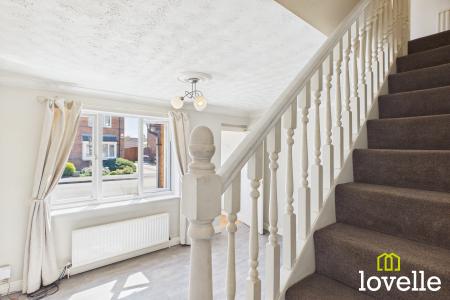 2 bedroom Semi-detached house for sale in Cawthorne Drive, Kingston upon Hull, HU4