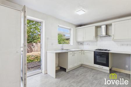 2 bedroom Semi-detached house for sale in Cawthorne Drive, Kingston upon Hull, HU4