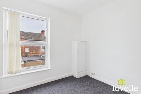 2 bedroom Terraced House to let in Clive Vale, Estcourt Street, Hull, HU9