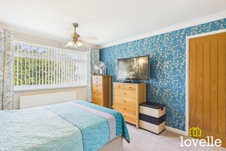 3 bedroom Semi-detached house for sale in Calderdale, Kingston upon Hull, HU7