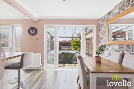 3 bedroom Semi-detached house for sale in Calderdale, Kingston upon Hull, HU7
