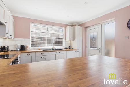 3 bedroom Semi-detached house for sale in Calderdale, Kingston upon Hull, HU7