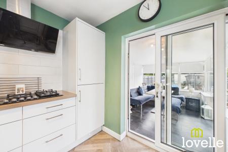 3 bedroom Semi-detached house for sale in Anlaby Park Road South, Kingston upon Hull, HU4