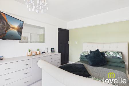 3 bedroom Semi-detached house for sale in Anlaby Park Road South, Kingston upon Hull, HU4