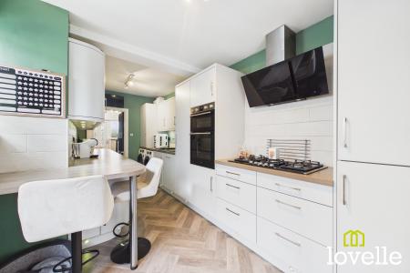 3 bedroom Semi-detached house for sale in Anlaby Park Road South, Kingston upon Hull, HU4