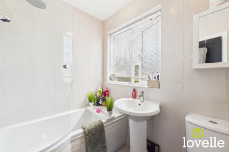 3 bedroom Semi-detached house for sale in Anlaby Park Road South, Kingston upon Hull, HU4
