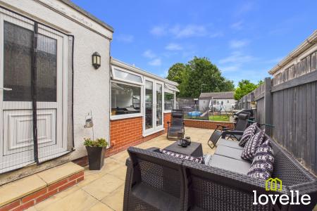 3 bedroom Semi-detached house for sale in Anlaby Park Road South, Kingston upon Hull, HU4