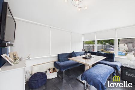 3 bedroom Semi-detached house for sale in Anlaby Park Road South, Kingston upon Hull, HU4