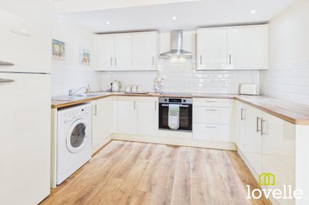 2 bedroom Flat for sale in Chanterlands Avenue, Hull, HU5