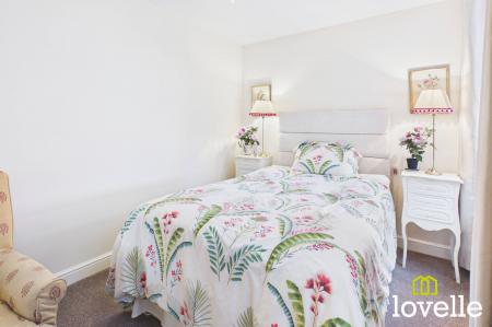 2 bedroom Flat for sale in Chanterlands Avenue, Hull, HU5