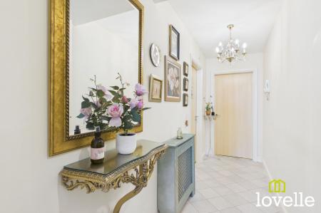 2 bedroom Flat for sale in Chanterlands Avenue, Hull, HU5