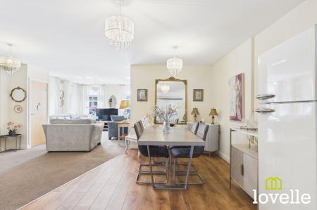 2 bedroom Flat for sale in Chanterlands Avenue, Hull, HU5